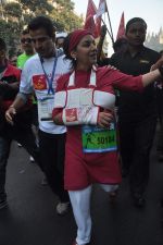 Shabana Azmi at Standard Chartered Mumbai Marathon in Mumbai on 14th Jan 2012 (187).JPG